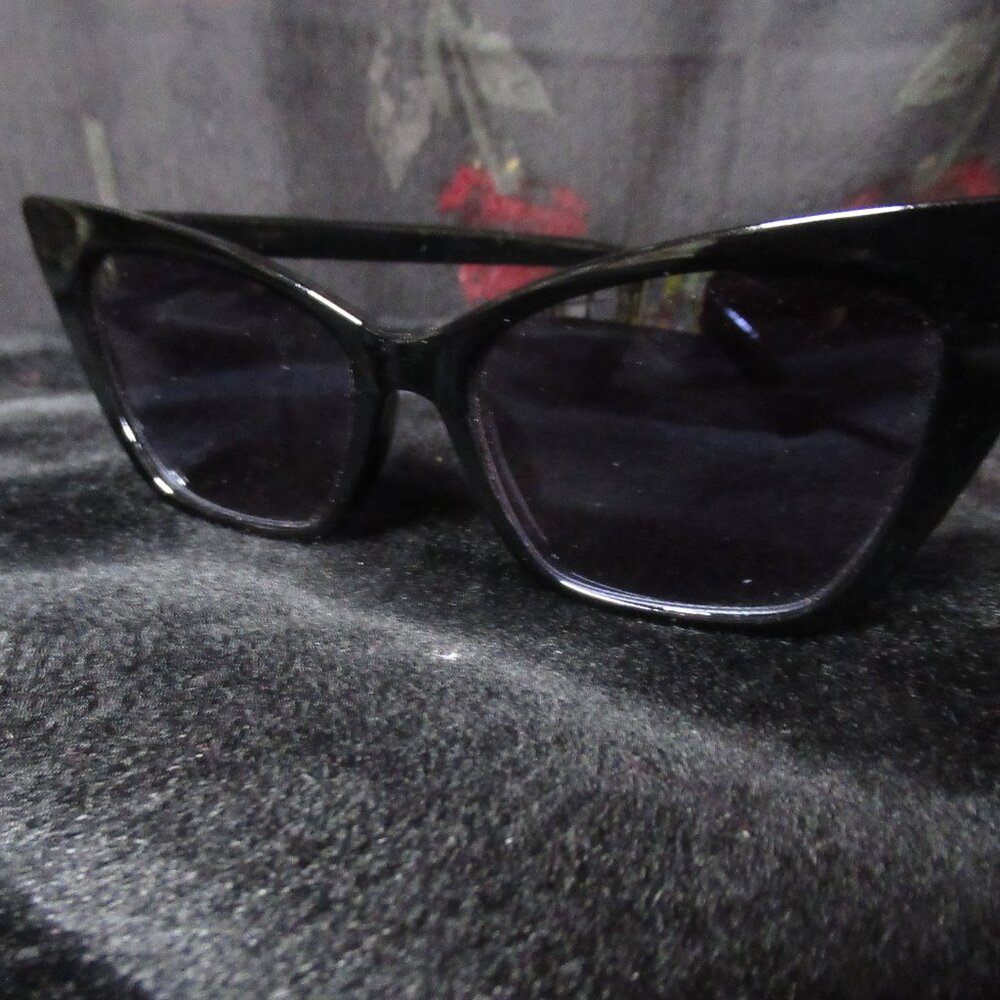 Black Out Cat Eye Sunglasses